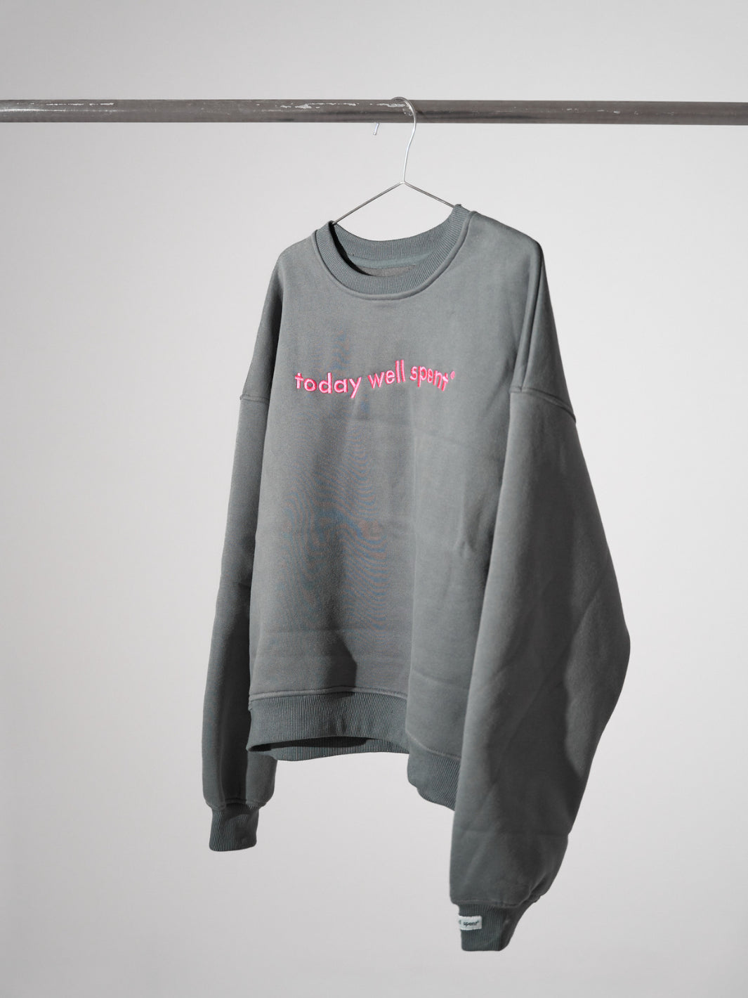 TODAYFUL - TODAYFUL【新品タグ付き】Sheer Crewneck Pullover Garden for Wildlife Pollinator Garden Crewneck Sweatshirt